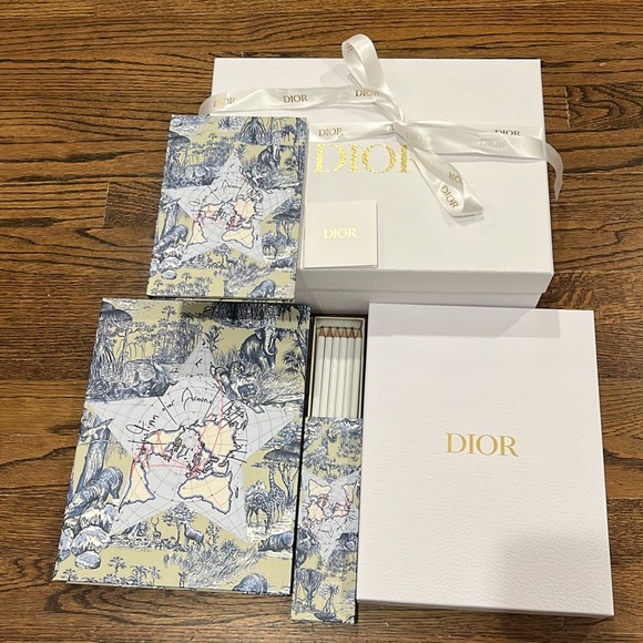 DIOR STATIONERY SET - Picture 2 of 5